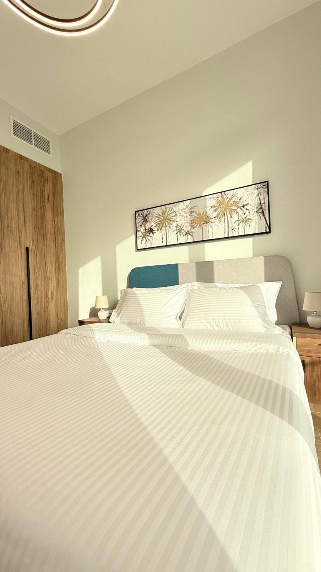 Apartment Contemporary Galleria Mall *