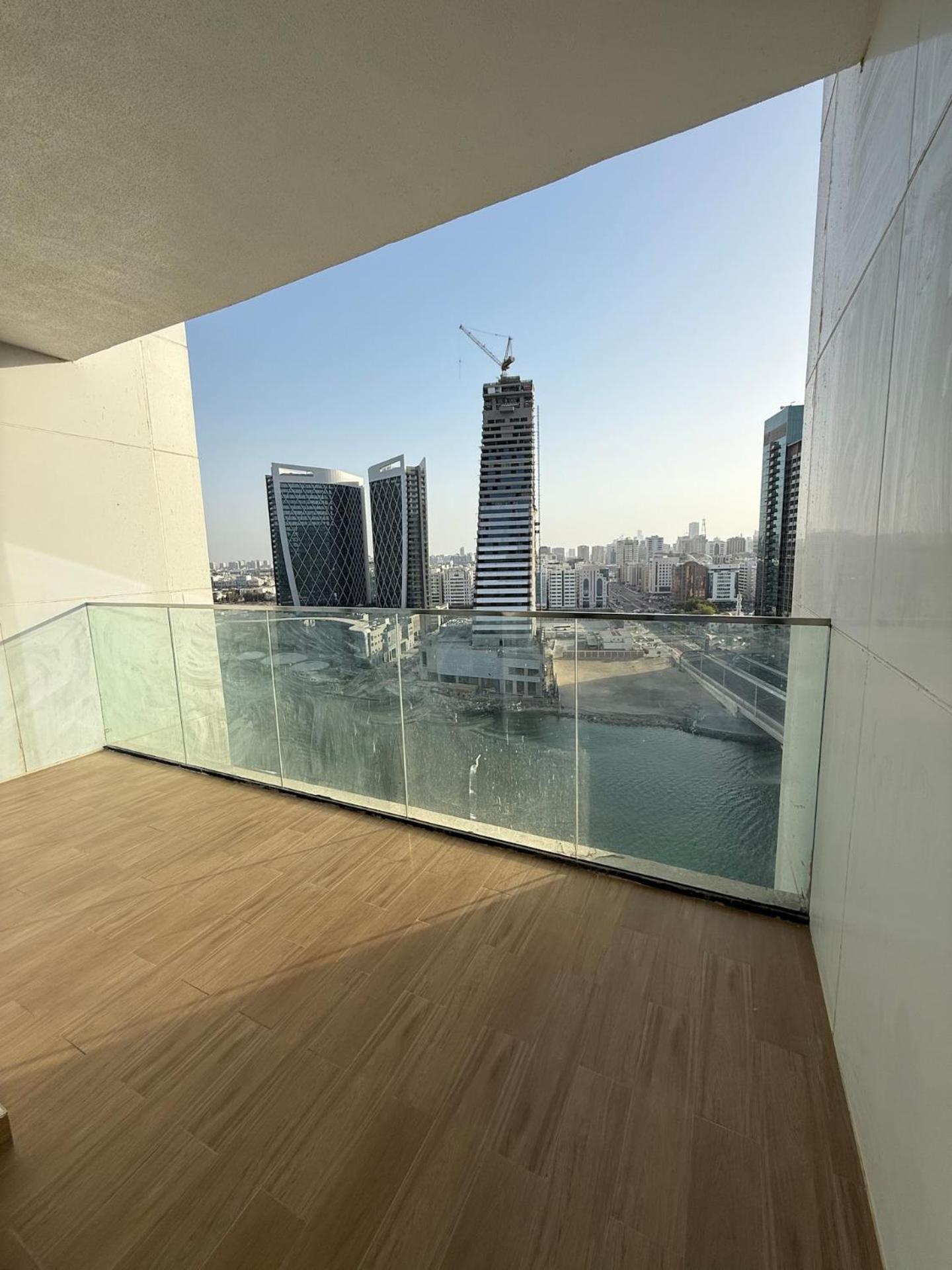 Apartment Contemporary Galleria Mall *